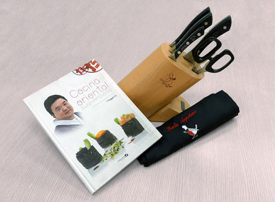 Pack del Chef: Taco de cuchillos personalizados + Libro de recetas + Delantal de Karlos Arguiñano